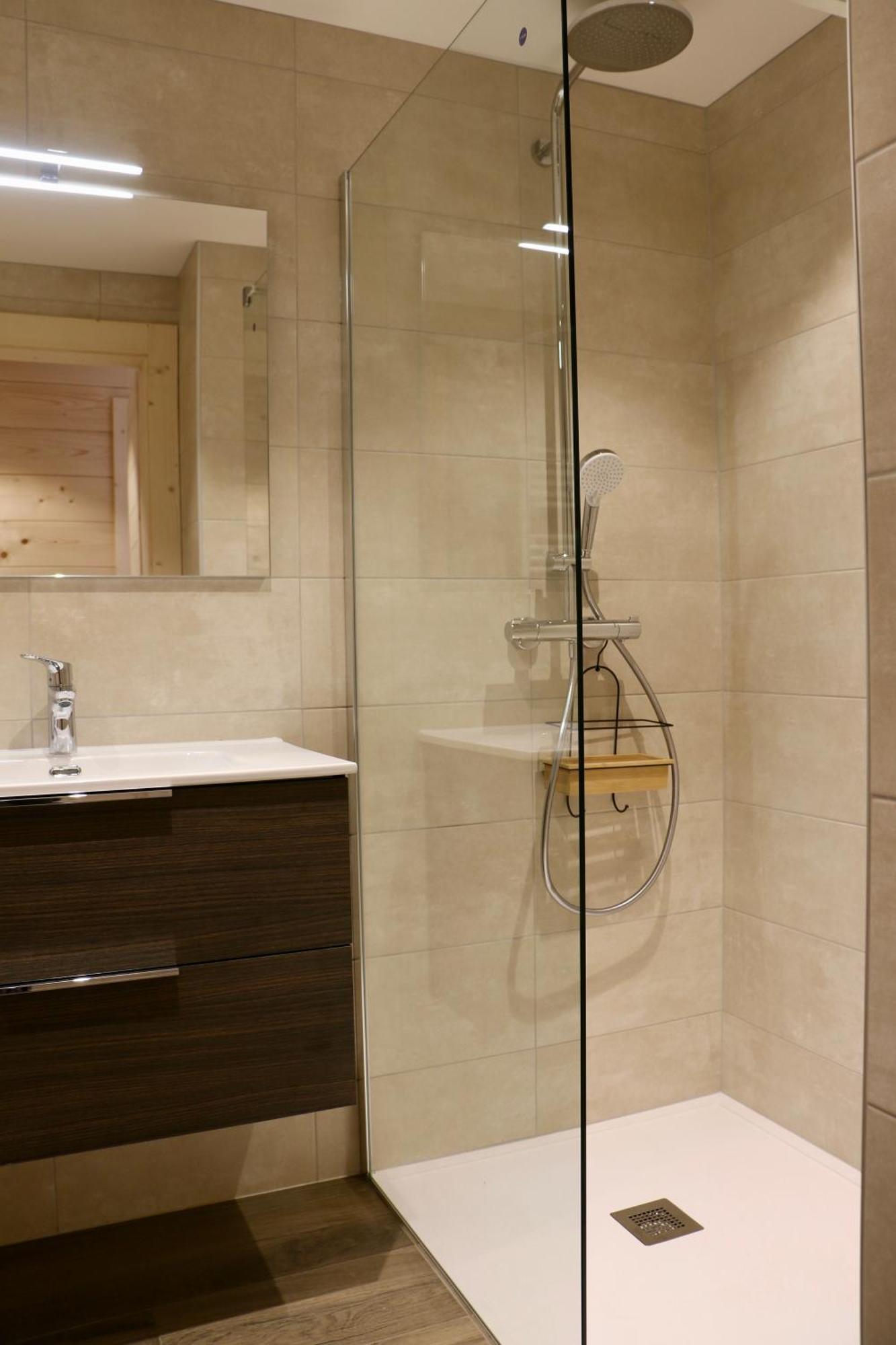 Appartement Le 351 莱热 外观 照片