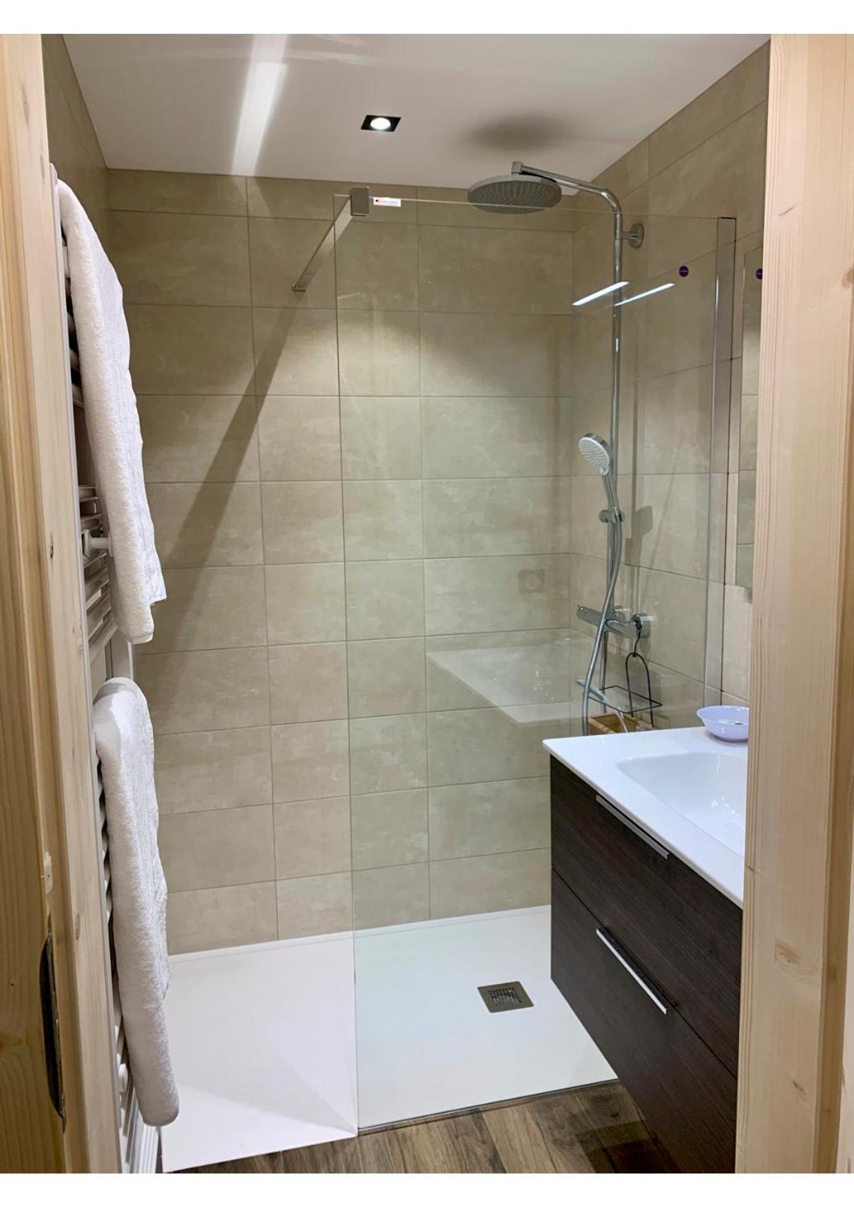 Appartement Le 351 莱热 外观 照片